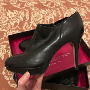 Vince Camuto bootie. Size 8